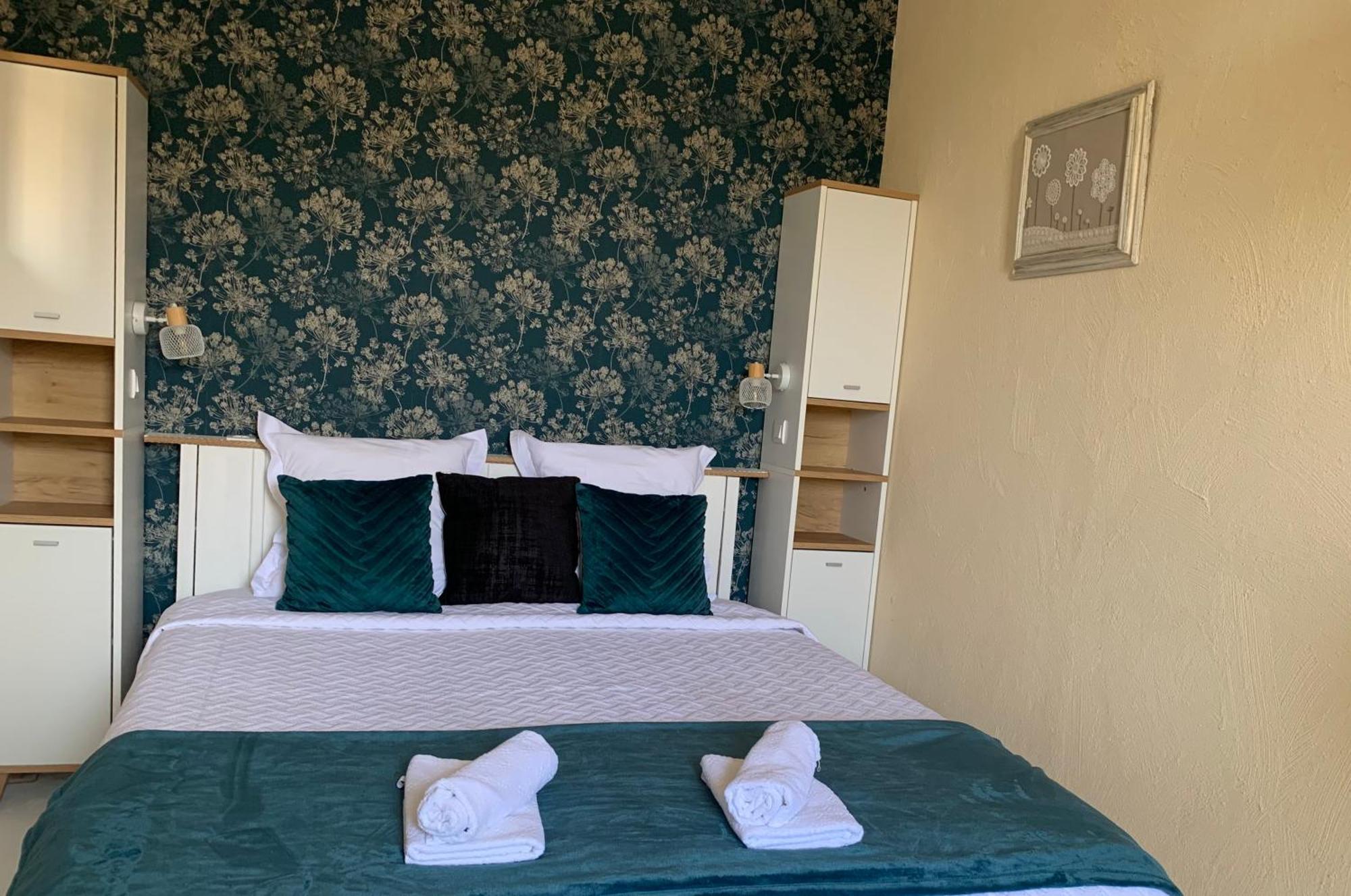 La Maison Du Bourg B&B Пюиссеген Экстерьер фото
